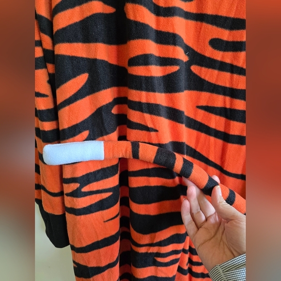 NWT! Tipsy Elves, Men's/Unisex Tiger Costume, Size XXL -MSRP $79.95 - Picture 10 of 15